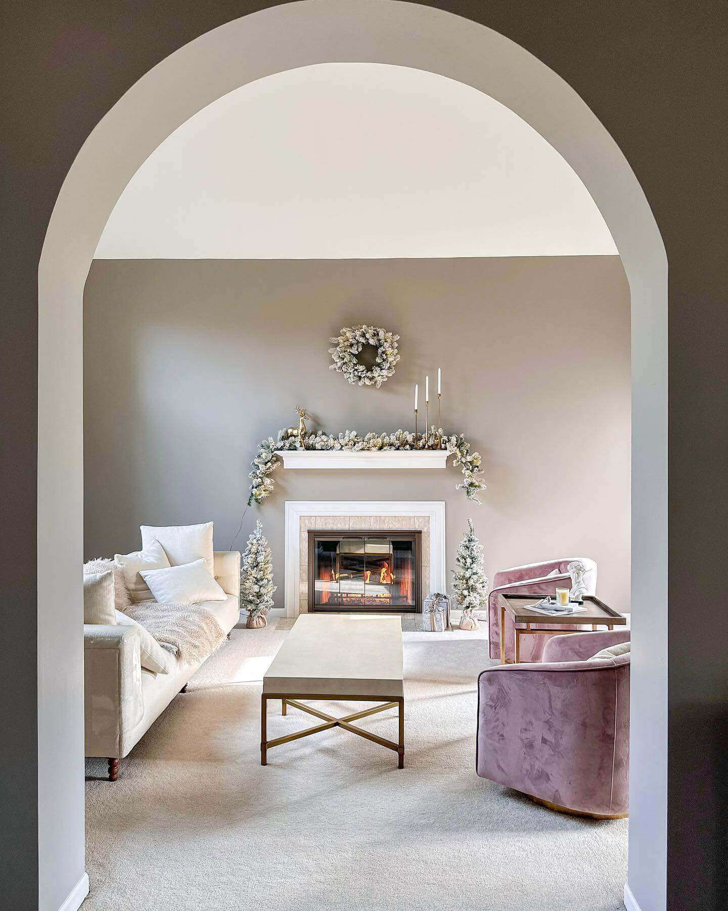 Conjunto de 4 peças da coleção King Flock® com luzes LED brancas quentes (funcionamento por tomada ou bateria)