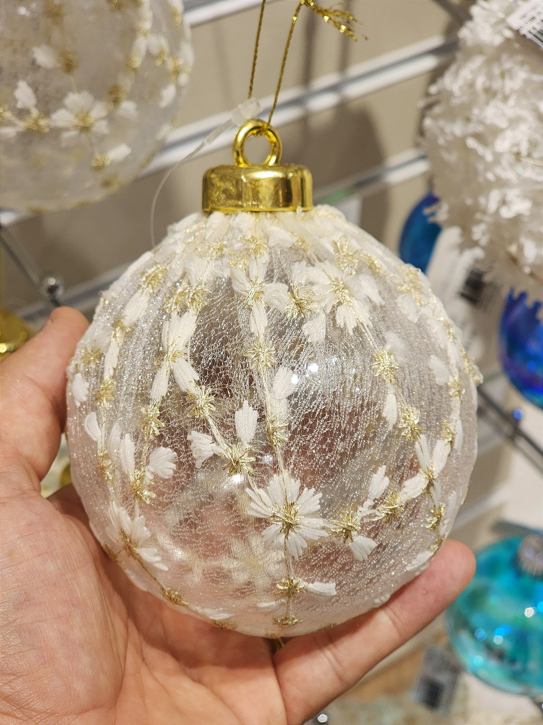 Bola Decorada Branca delicada 10cm 3 unidades