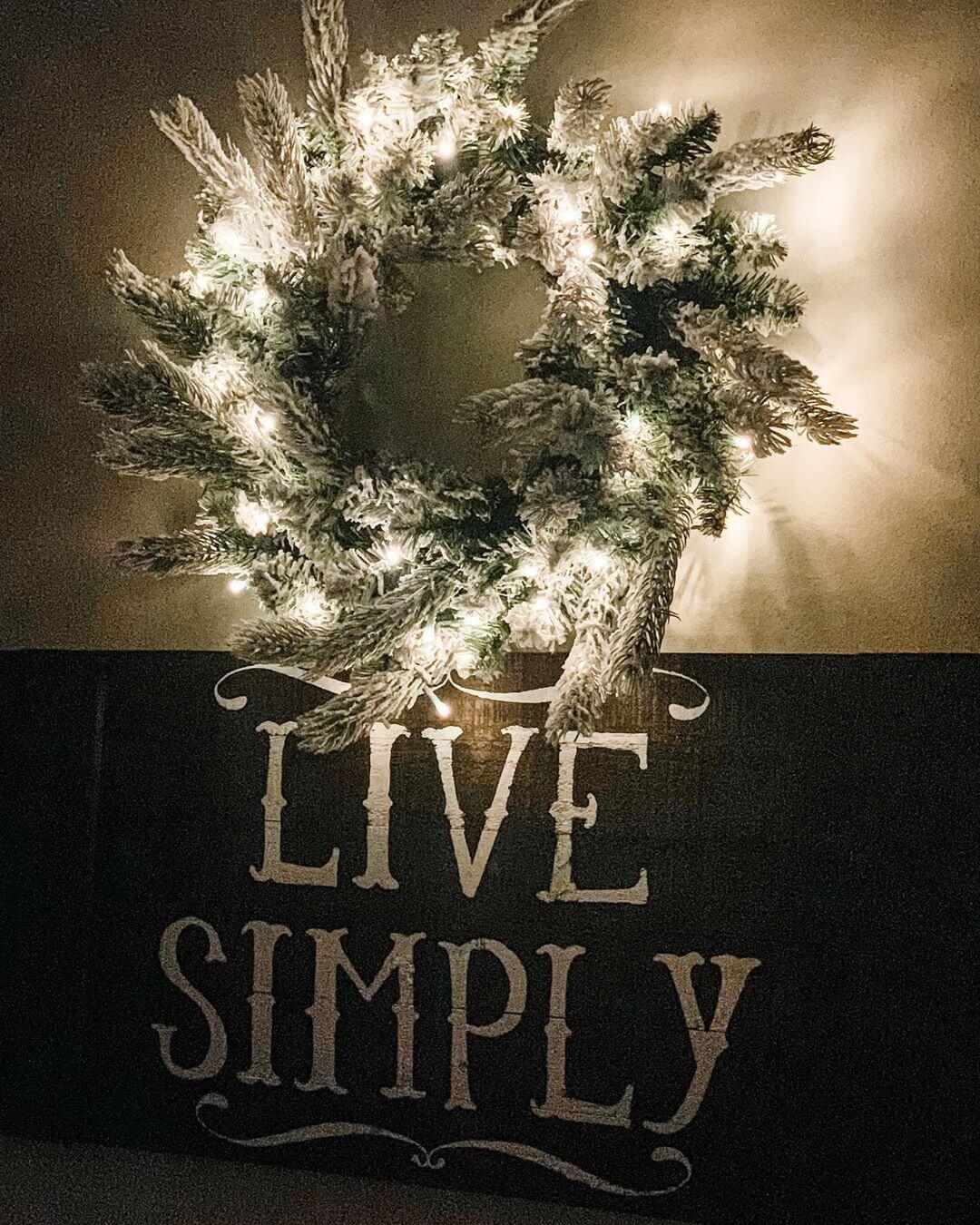 Guirlanda King Flock® de 24" com luzes LED brancas quentes (alimentada por bateria)