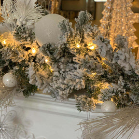 Guirlanda King Flock® de 9' x 12" com luzes LED (operada por bateria)