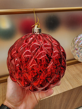 Bola trabalhada vermelha 15cm